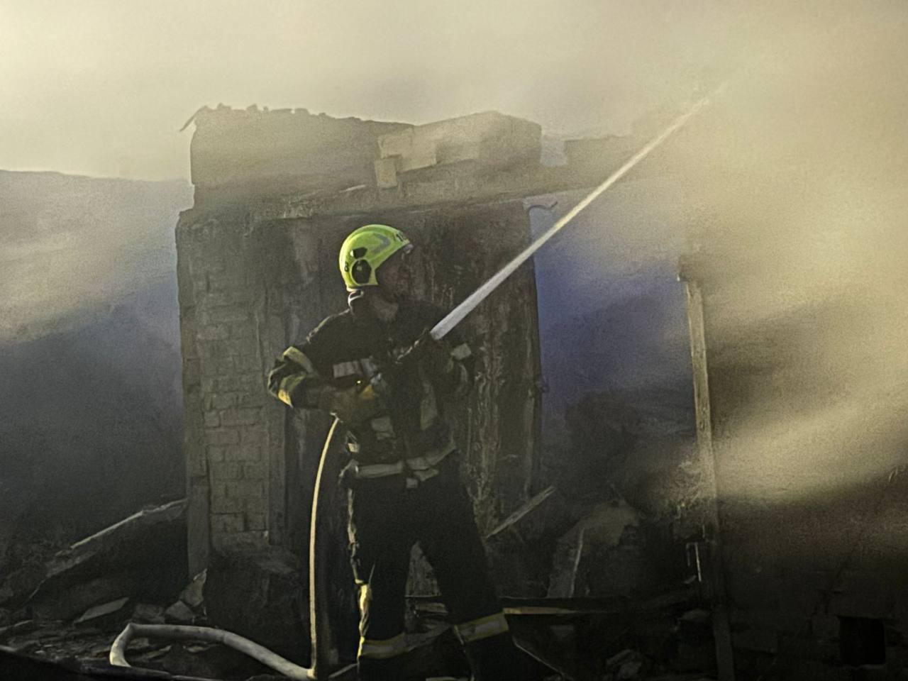 У Білій Церкві пошкоджено будинки, школу та гаражі. Один чоловік загинув