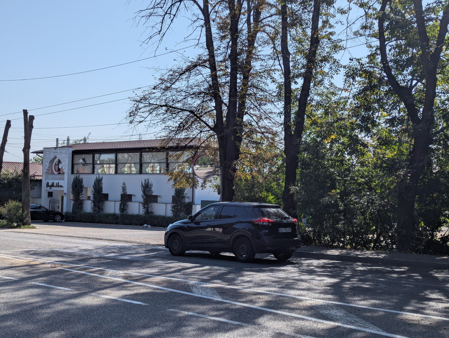 У Вінниці на дорозі по Гніванському шосе поставили дзеркало