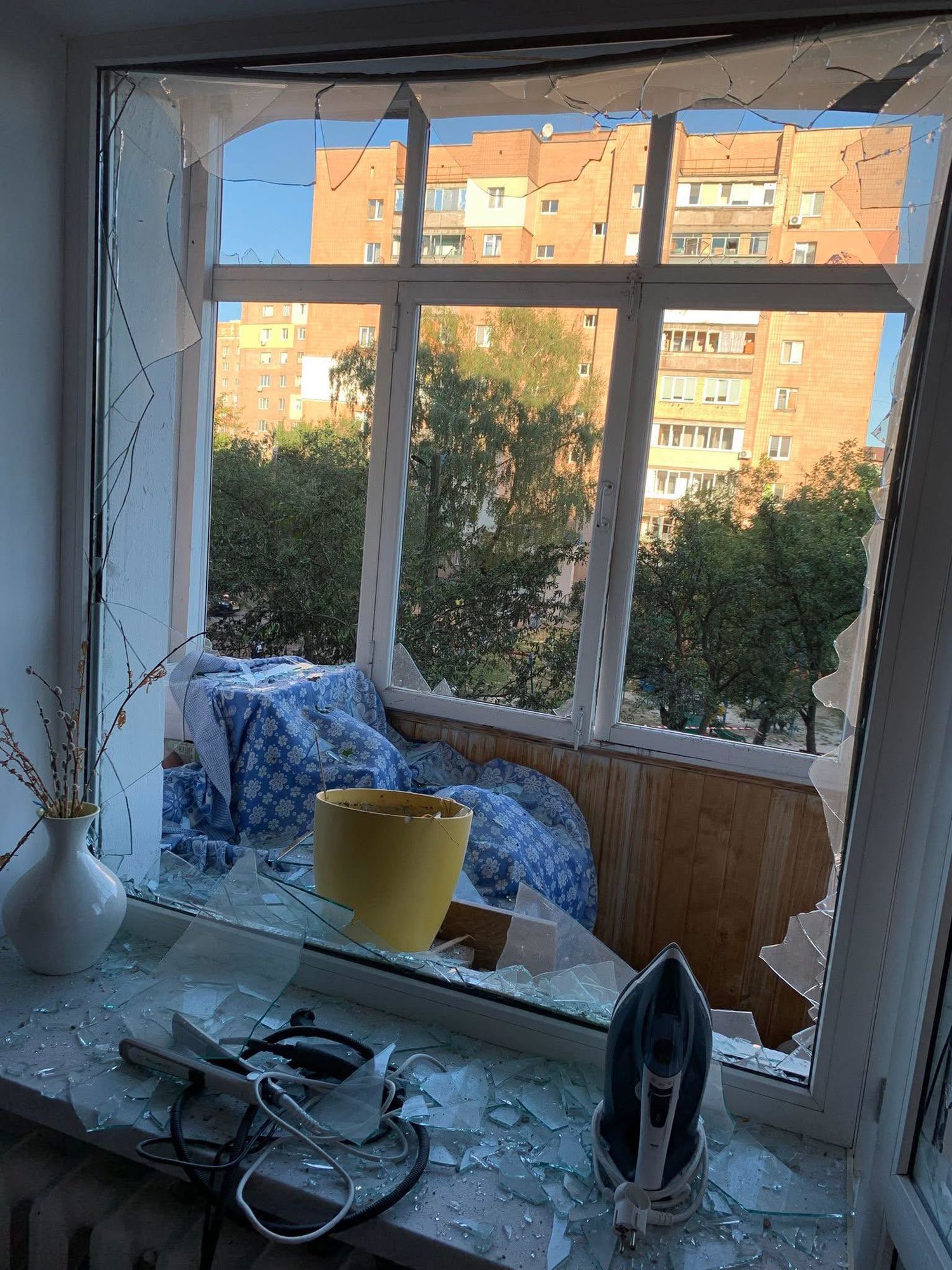 Під час нічної атаки на Вишгород постраждало помешкання священника УГКЦ - фото 3
