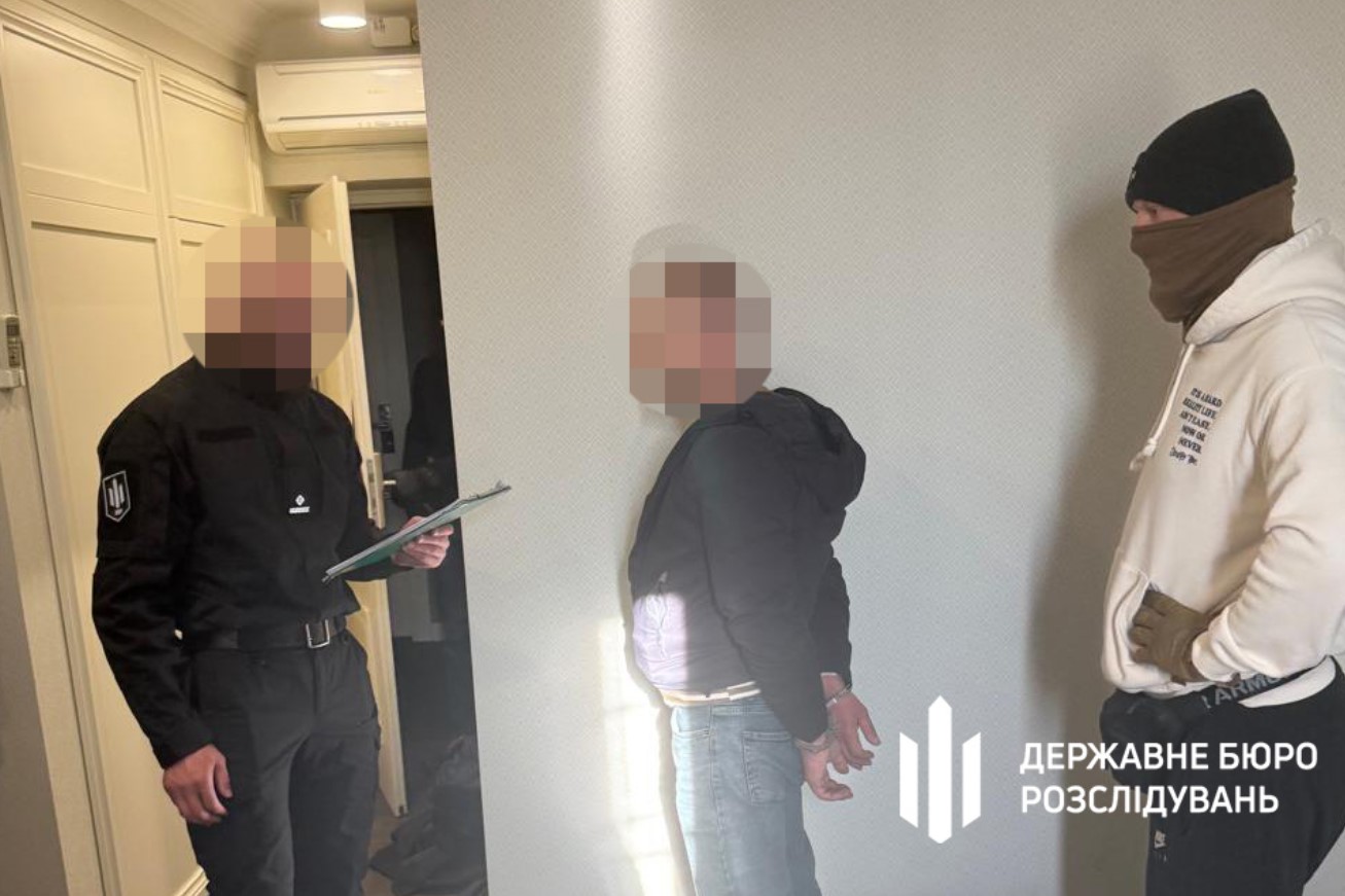 Судитимуть чоловіків, які ввозили кокаїн з Польщі під прикриттям правоохоронця - фото 2