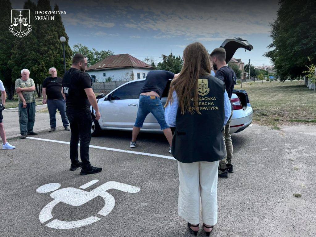 На Черкащині викрито організатора незаконного переправлення осіб через кордон