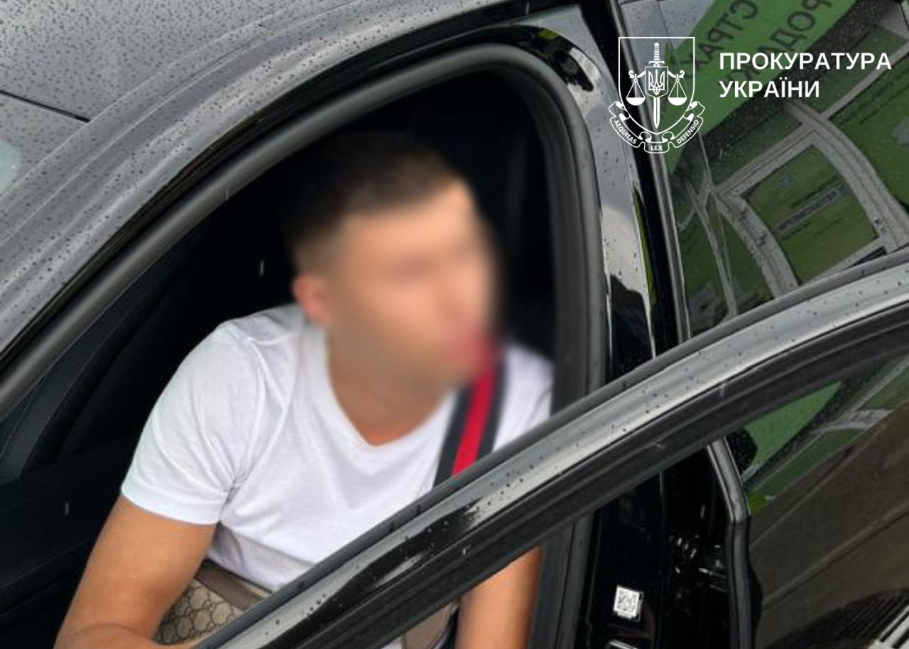 В Києві за 15 тисяч євро військовозобов’язаних «бронювали» у виші - фото 2