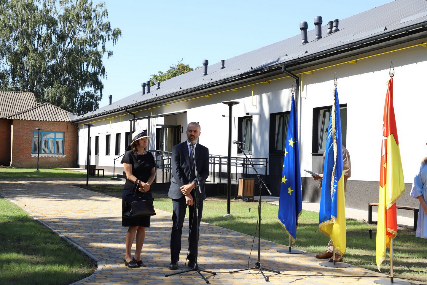 У громаді на Вінниччині 14 родин ВПО отримали ключі від нових смарт-квартир - фото 9
