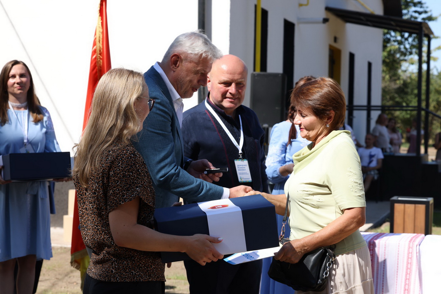У громаді на Вінниччині 14 родин ВПО отримали ключі від нових смарт-квартир - фото 16