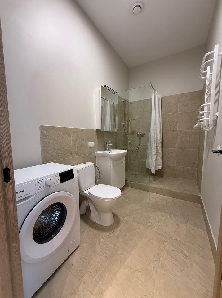 У громаді на Вінниччині 14 родин ВПО отримали ключі від нових смарт-квартир - фото 21