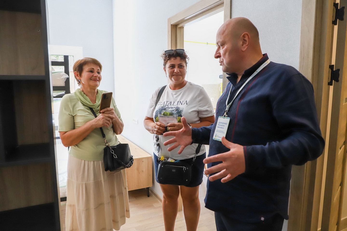 У громаді на Вінниччині 14 родин ВПО отримали ключі від нових смарт-квартир - фото 25