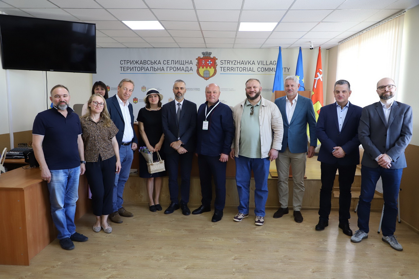 У громаді на Вінниччині 14 родин ВПО отримали ключі від нових смарт-квартир - фото 4