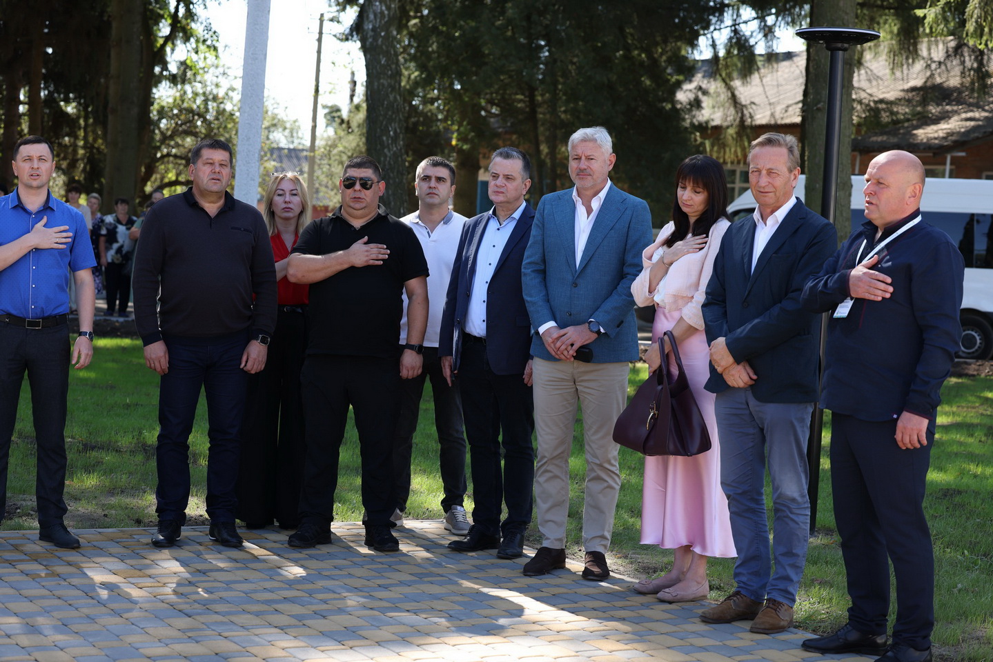 У громаді на Вінниччині 14 родин ВПО отримали ключі від нових смарт-квартир - фото 26