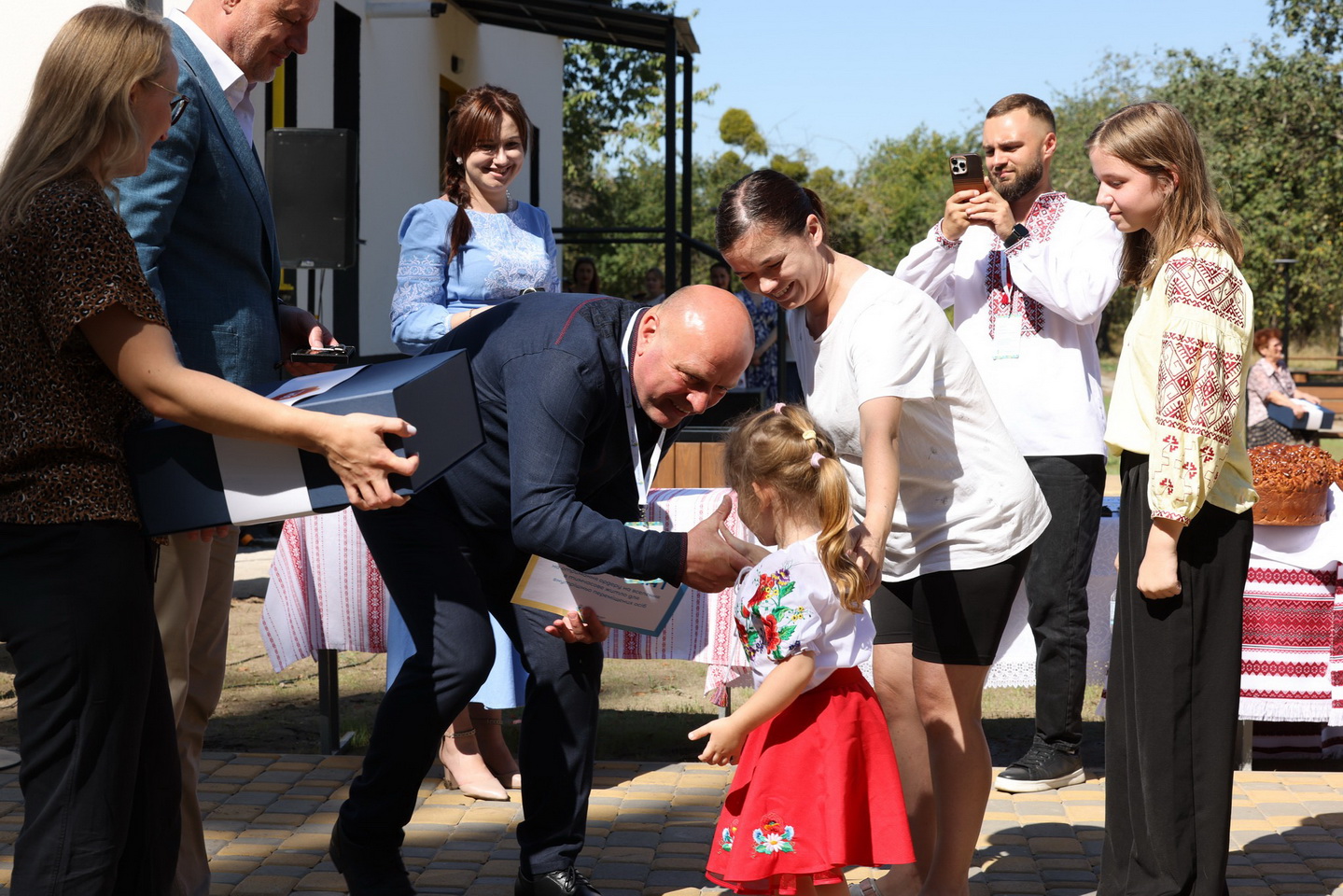 У громаді на Вінниччині 14 родин ВПО отримали ключі від нових смарт-квартир - фото 28