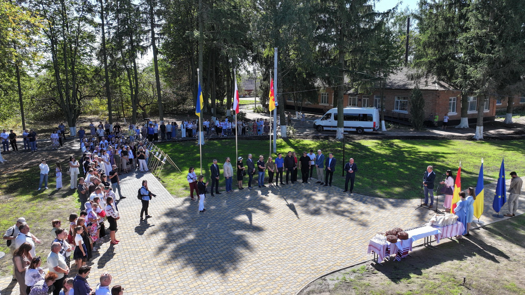 У громаді на Вінниччині 14 родин ВПО отримали ключі від нових смарт-квартир - фото 2