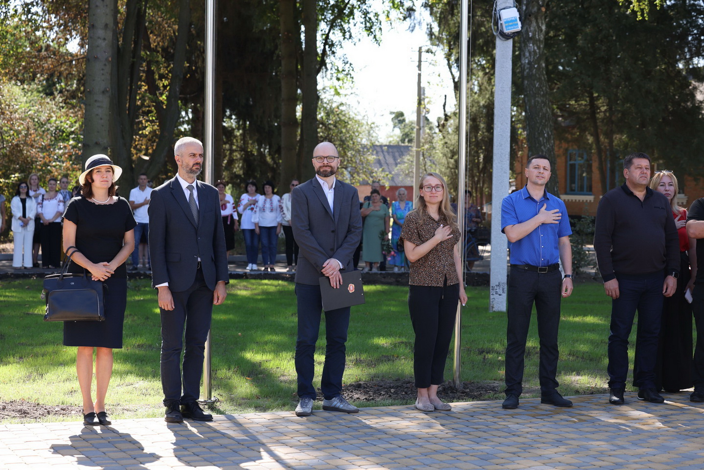 У громаді на Вінниччині 14 родин ВПО отримали ключі від нових смарт-квартир - фото 35