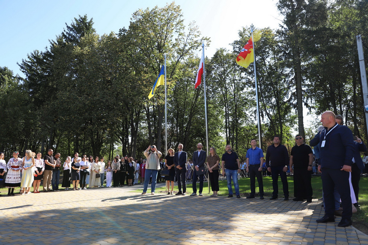 У громаді на Вінниччині 14 родин ВПО отримали ключі від нових смарт-квартир - фото 42