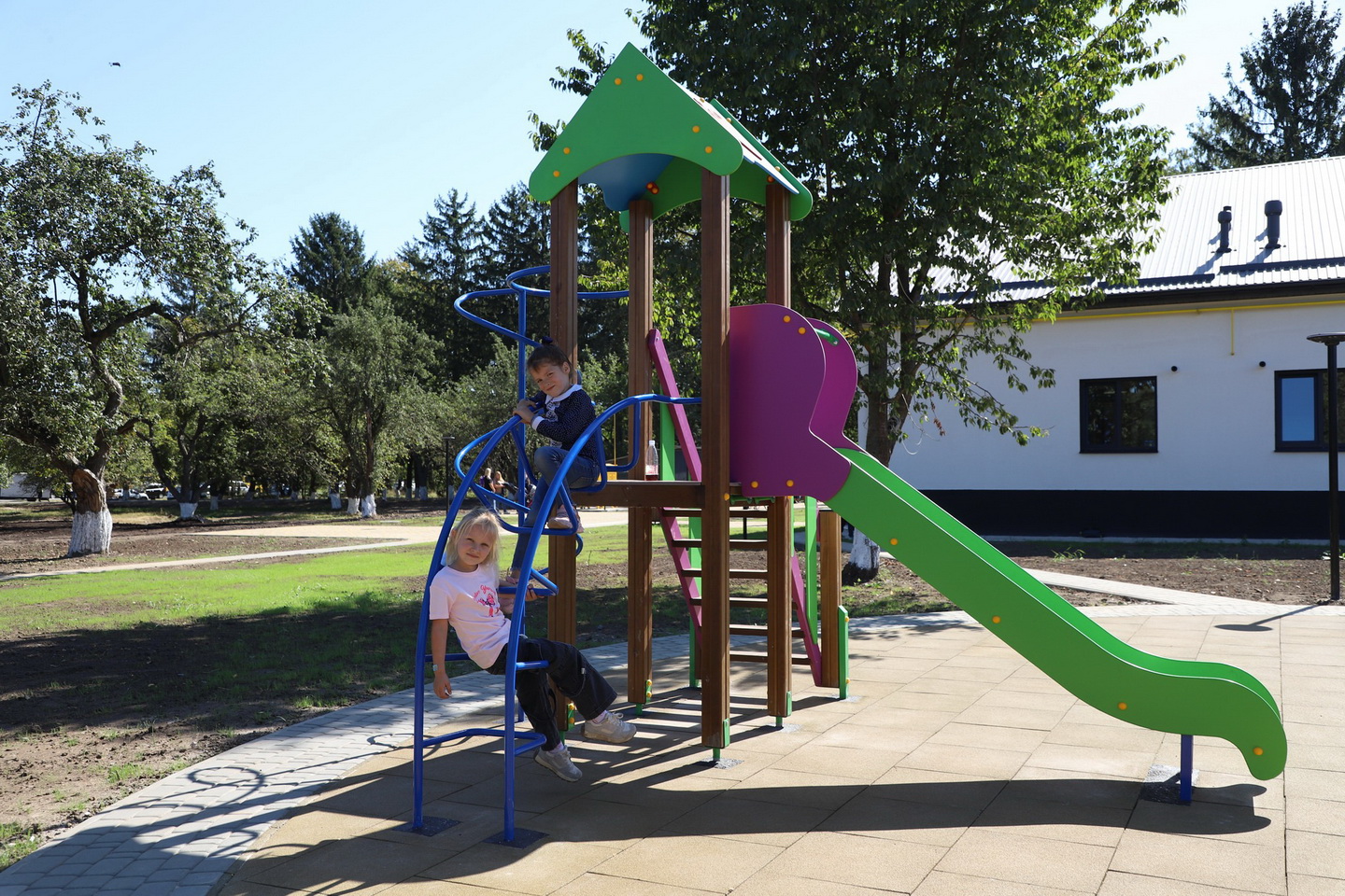 У громаді на Вінниччині 14 родин ВПО отримали ключі від нових смарт-квартир - фото 43