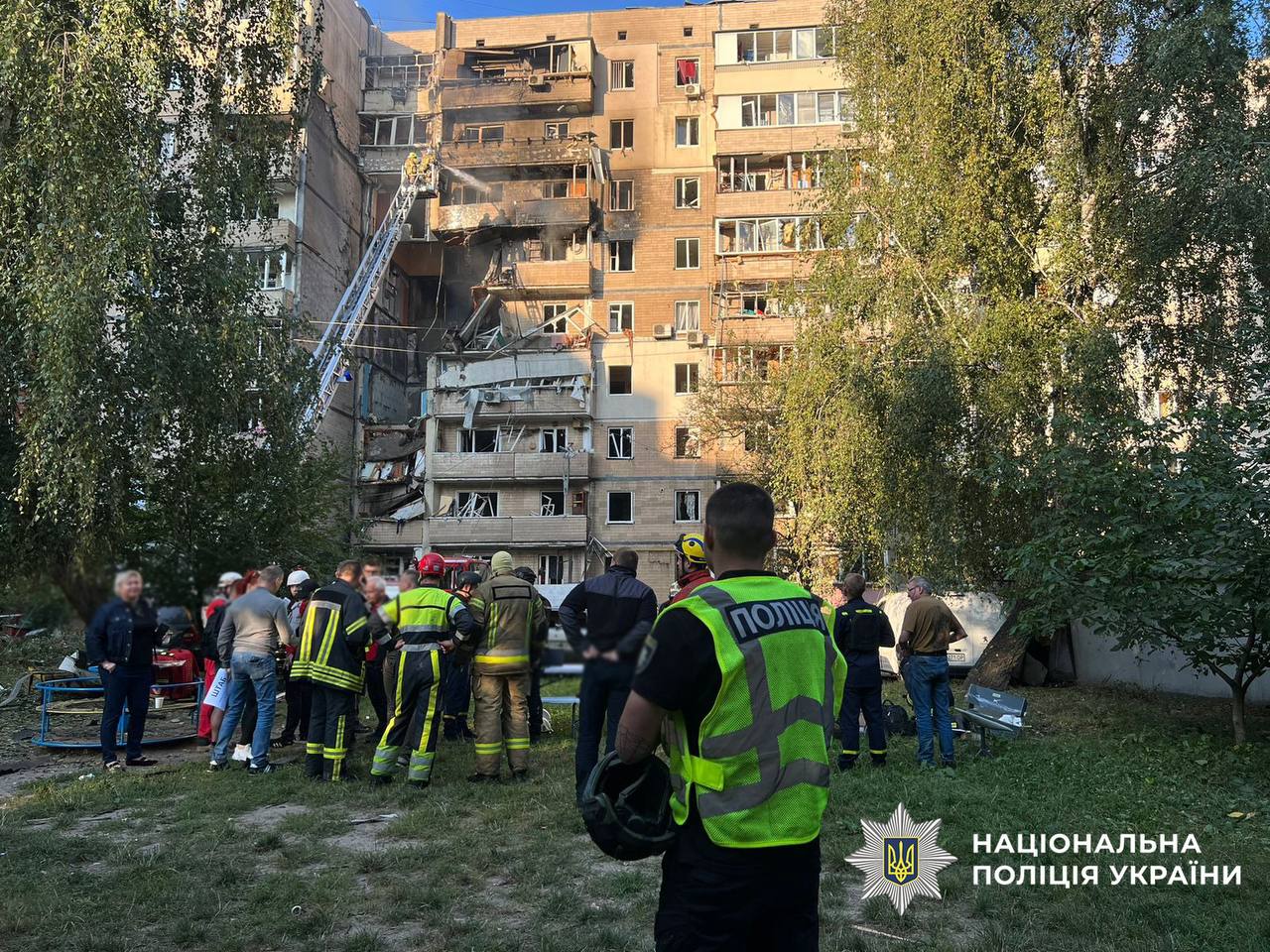 Вибухи в Києві: внаслідок масованої атаки загинули люди, пошкоджено будинки - фото 2