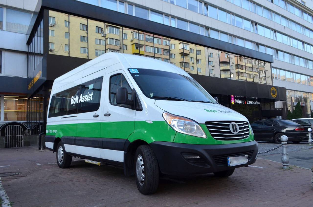 У столиці запустили безоплатний автобус для пацієнтів військового госпіталю - фото 2