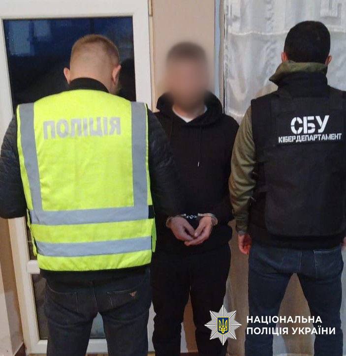 У Києві експрацівники ДПСУ торгували конфіденційною інформацію українців - фото 3
