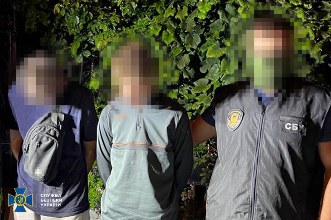 Заховали вибухівку у горщику для квітів: у Львові хотіли підірвати будинок військового