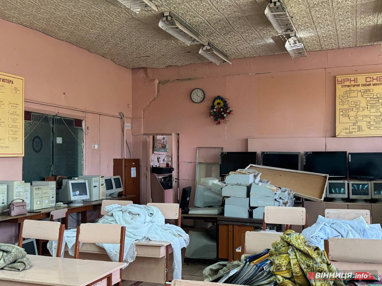 Студенти були в укритті, але «швидку» викликали: у вінницькому училищі від прильоту повибивало вікна - фото 4