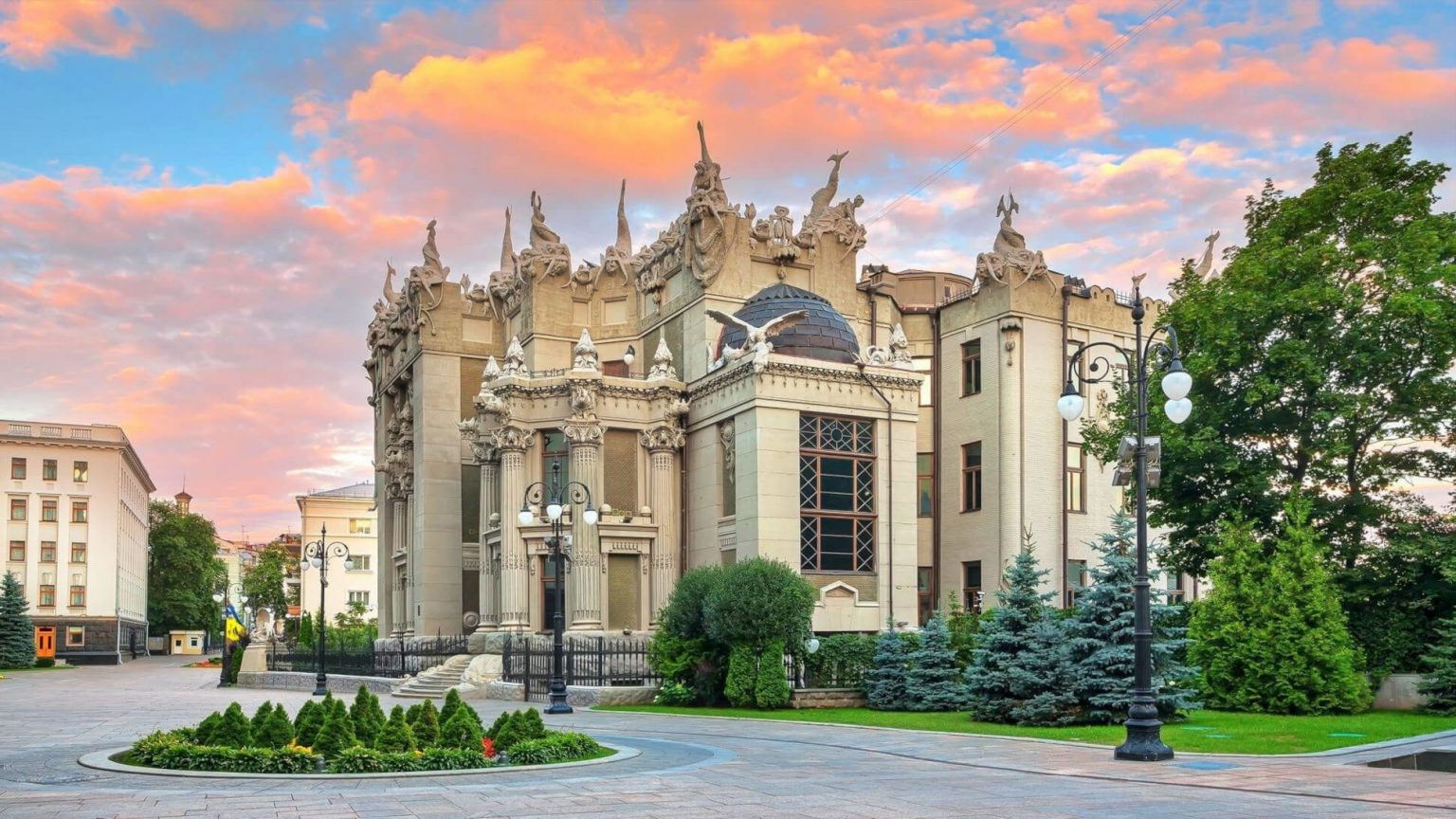 Куди піти погуляти в Києві: добірка атмосферних локацій