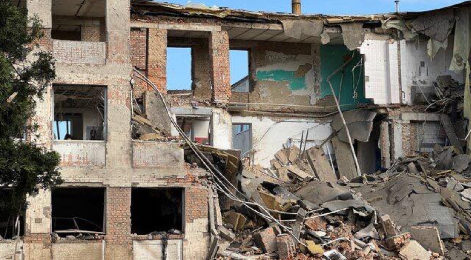 Росіяни знищили швейну фабрику Goldi у Хмельницькій області - фото 3