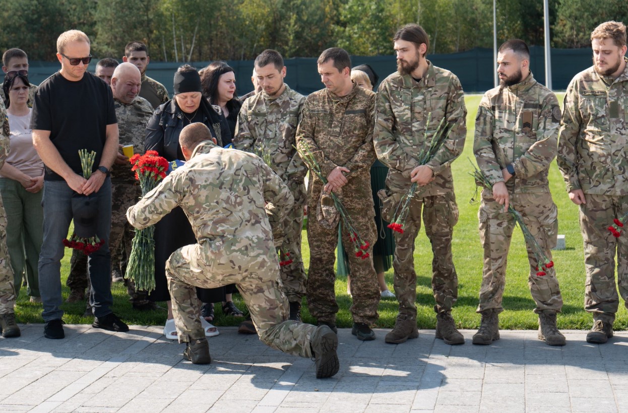 На Національному військовому кладовищі викарбували перше ім'я полеглого воїна - фото 7