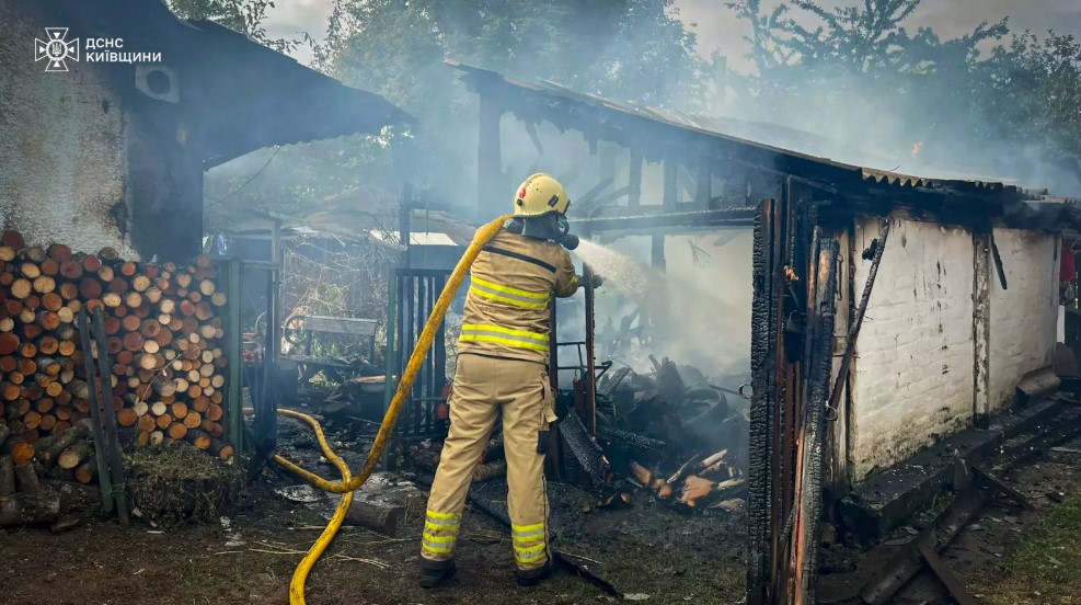 У Фастові спалахнула пожежа: постраждала жінка