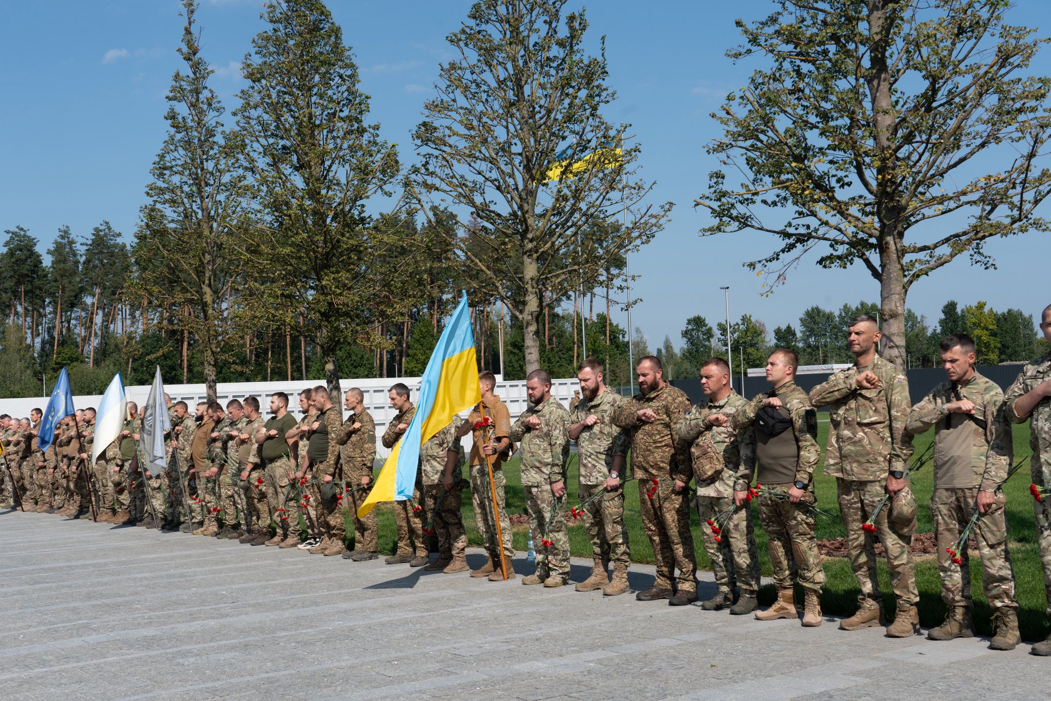 На Національному військовому меморіальному кладовищі вперше поховали воїна, ім’я якого відоме - фото 5