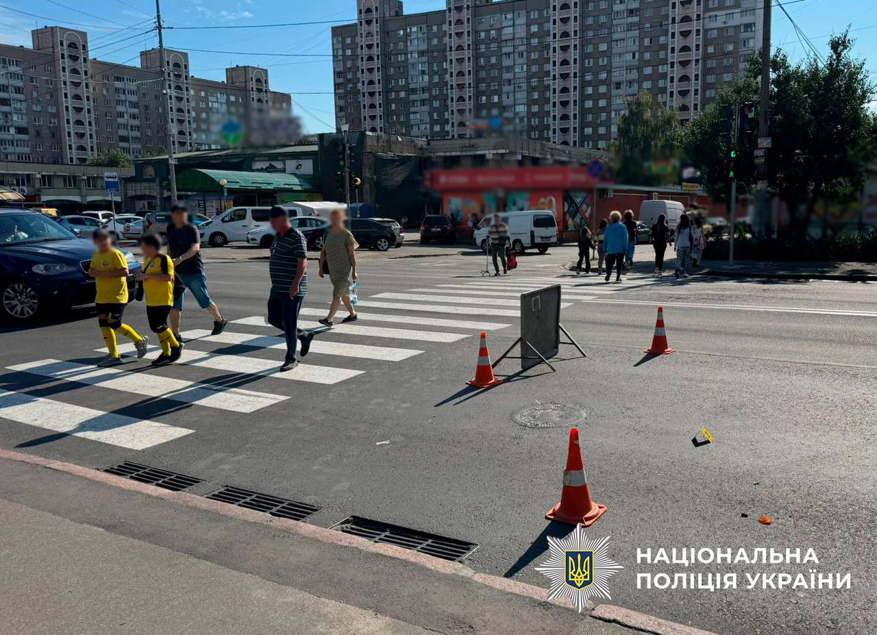 У Києві п’яна водійка збила військовослужбовицю та втекла з місця аварії