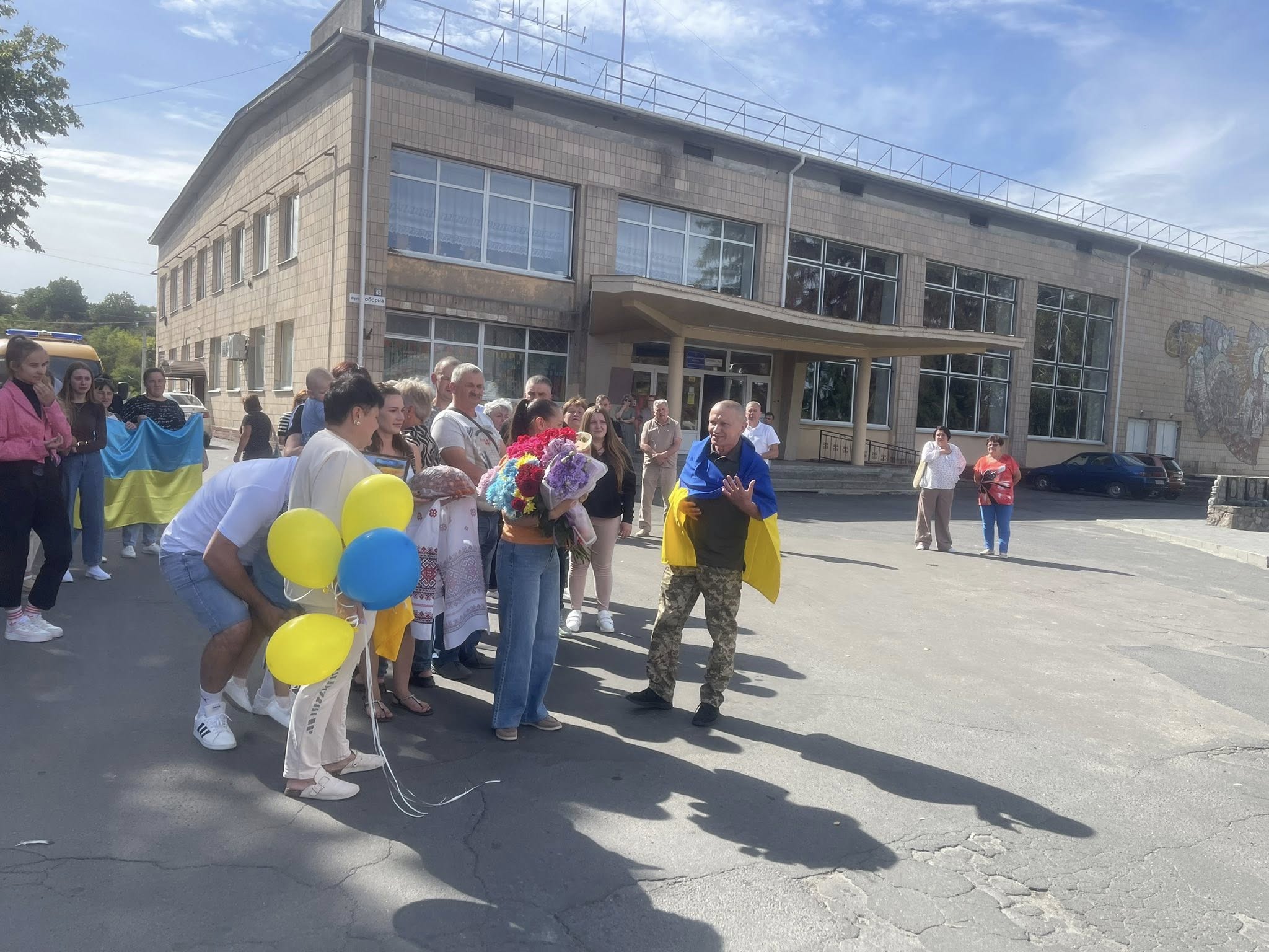 На Тальнівщину повернувся захисник після більше ніж 3 років полону