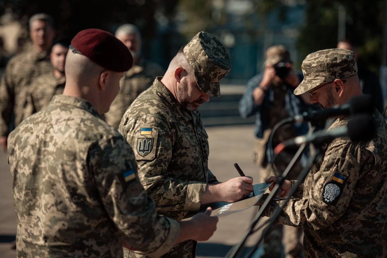 У Києві відкрили пам’ятний знак, присвячений воїнам-танкістам - фото 3