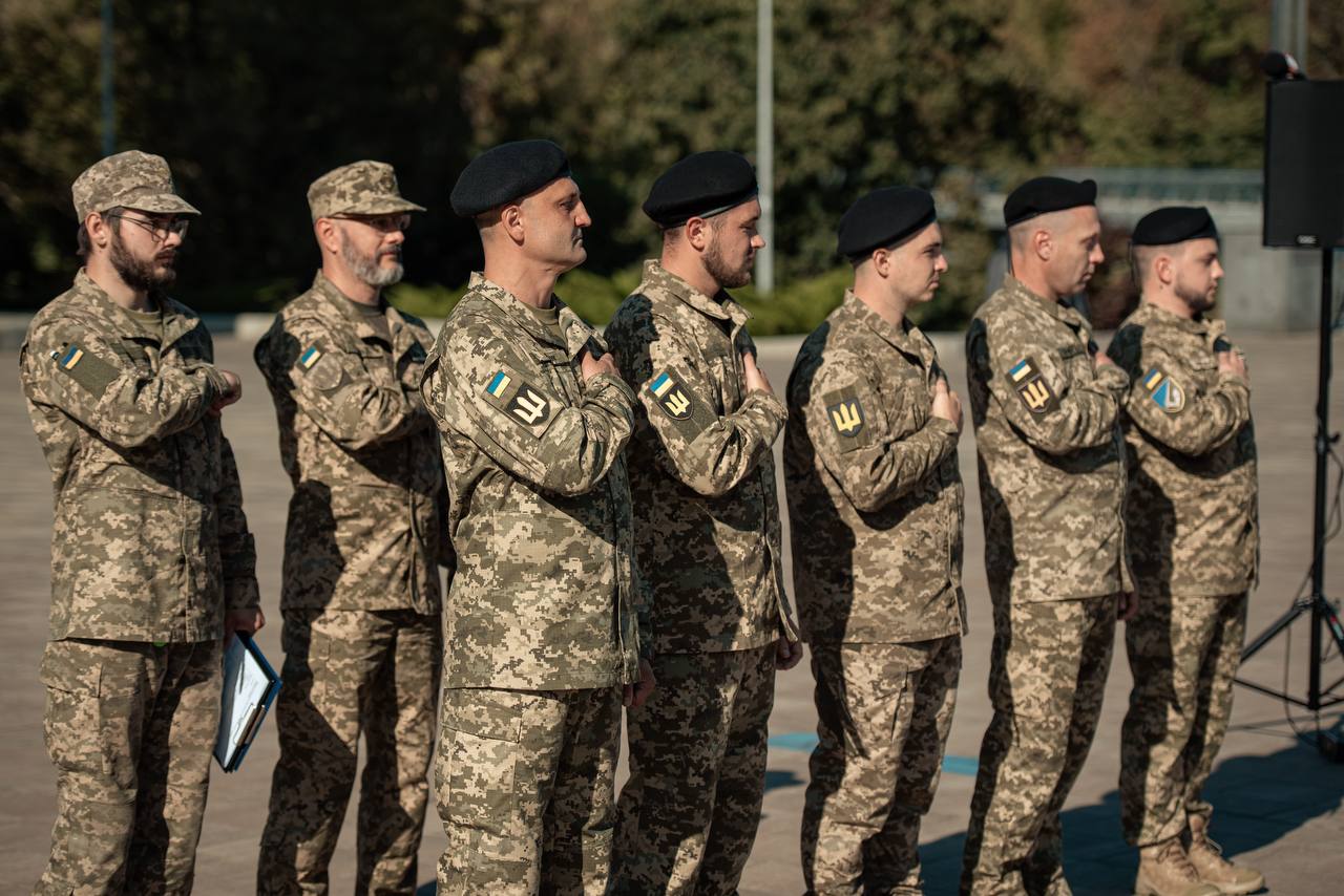 У Києві відкрили пам’ятний знак, присвячений воїнам-танкістам - фото 4