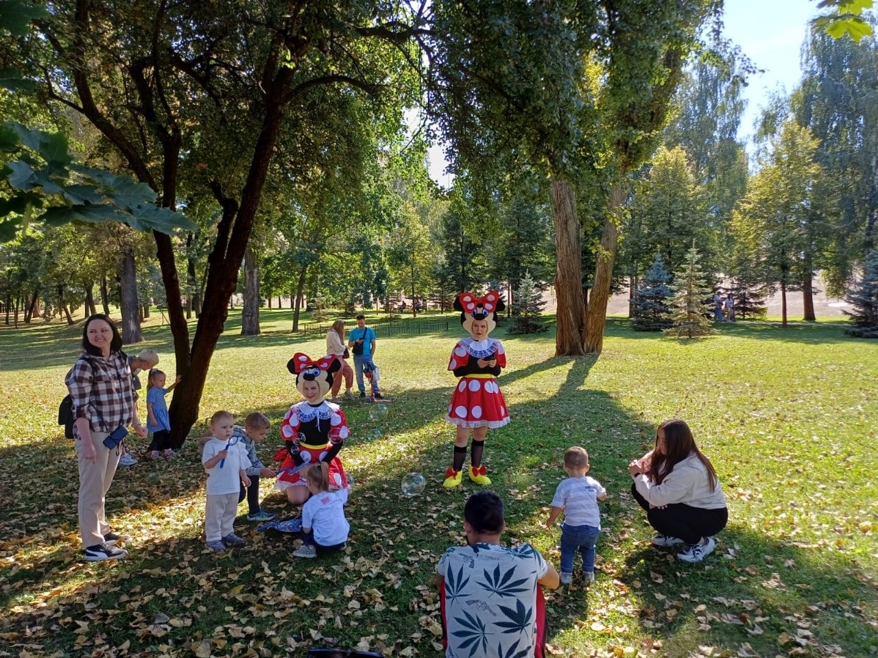 У столичному парку «Наталка» висадили квіти до дня Бахмута - фото 3