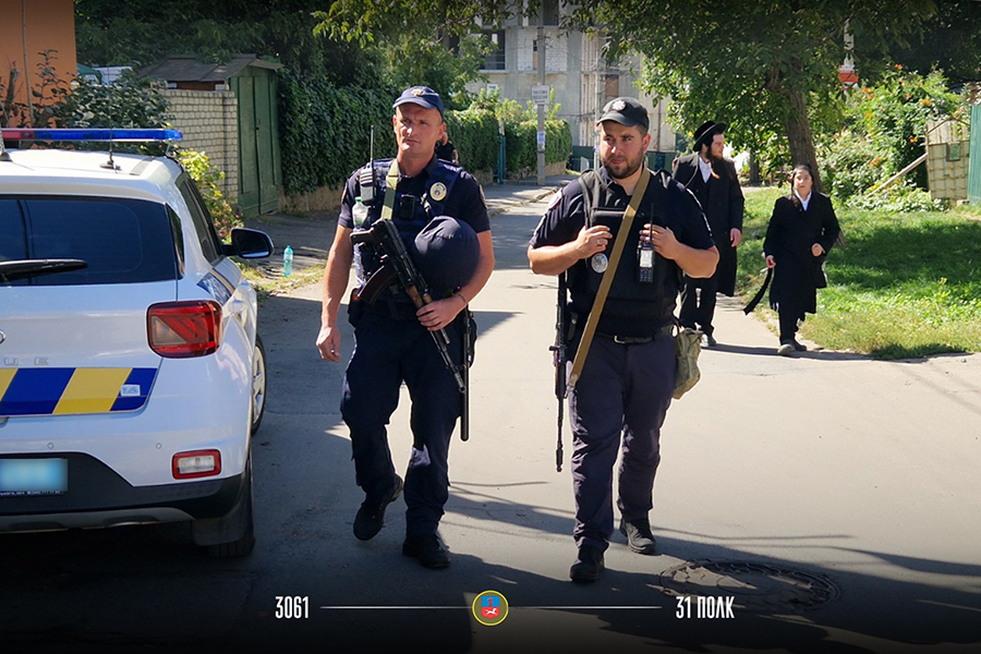 В Умані гвардійці спільно з поліцією забезпечують громадську безпеку під час Рош га-Шана - фото 3