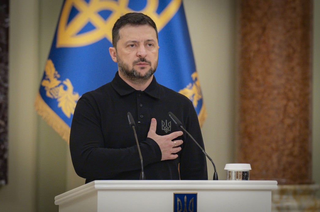 Зеленський привітав рятувальників із професійним святом та відзначив їх державними нагородами