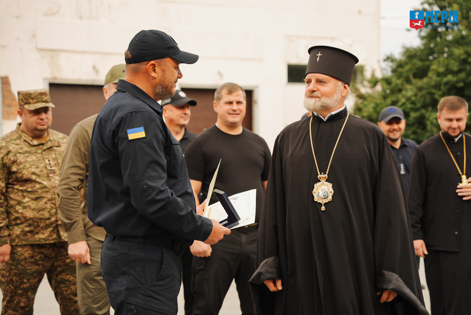 У Черкасах надзвичайникам вручили відзнаки, подарунки та спеціальні звання