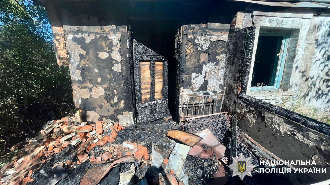 Поліція Київщини розслідує обставини пожежі, в якій загинула жінка