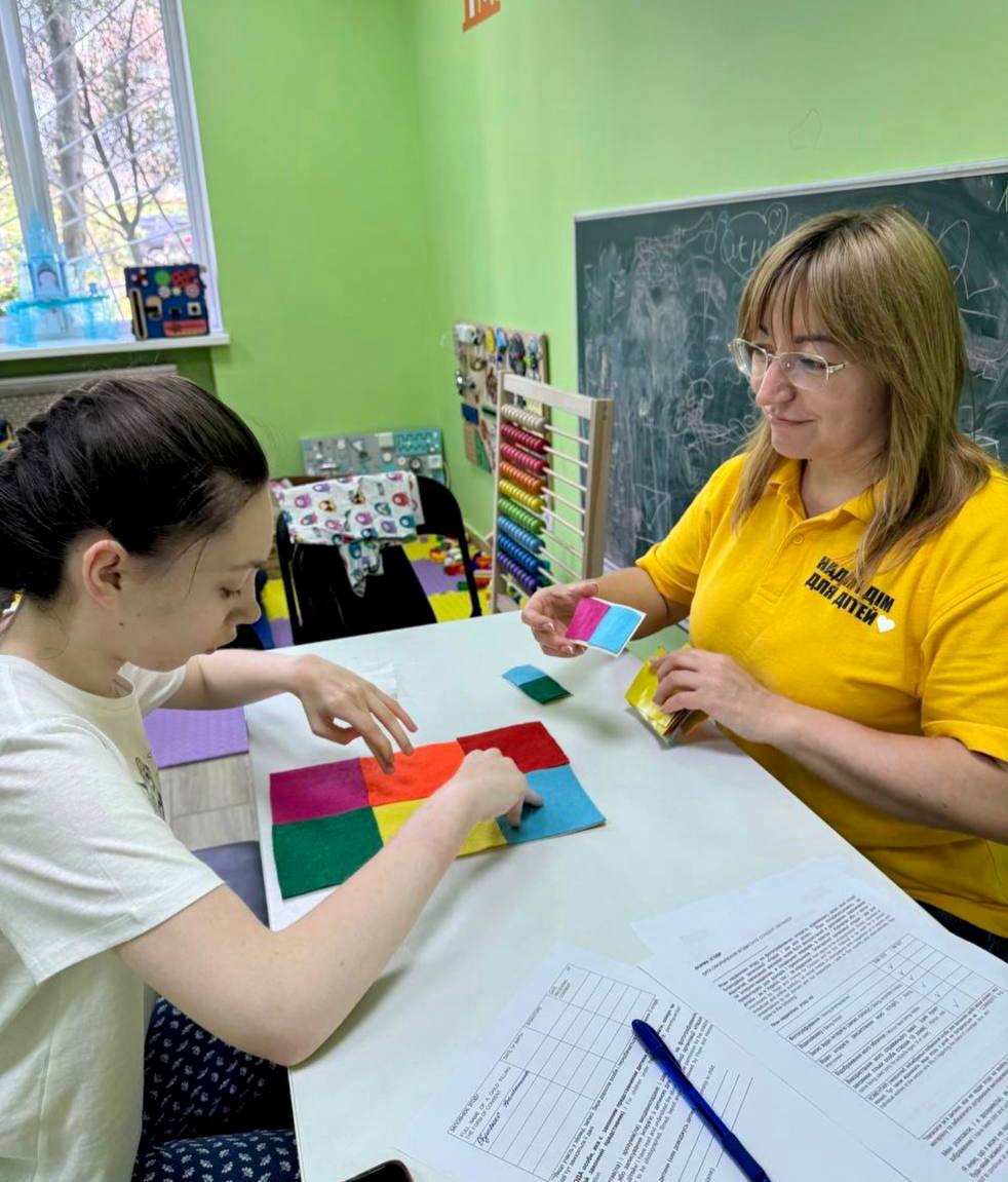 «Надія і дім для дітей»: У Бучі надають безкоштовну допомогу дітям з особливостями розвитку - фото 2