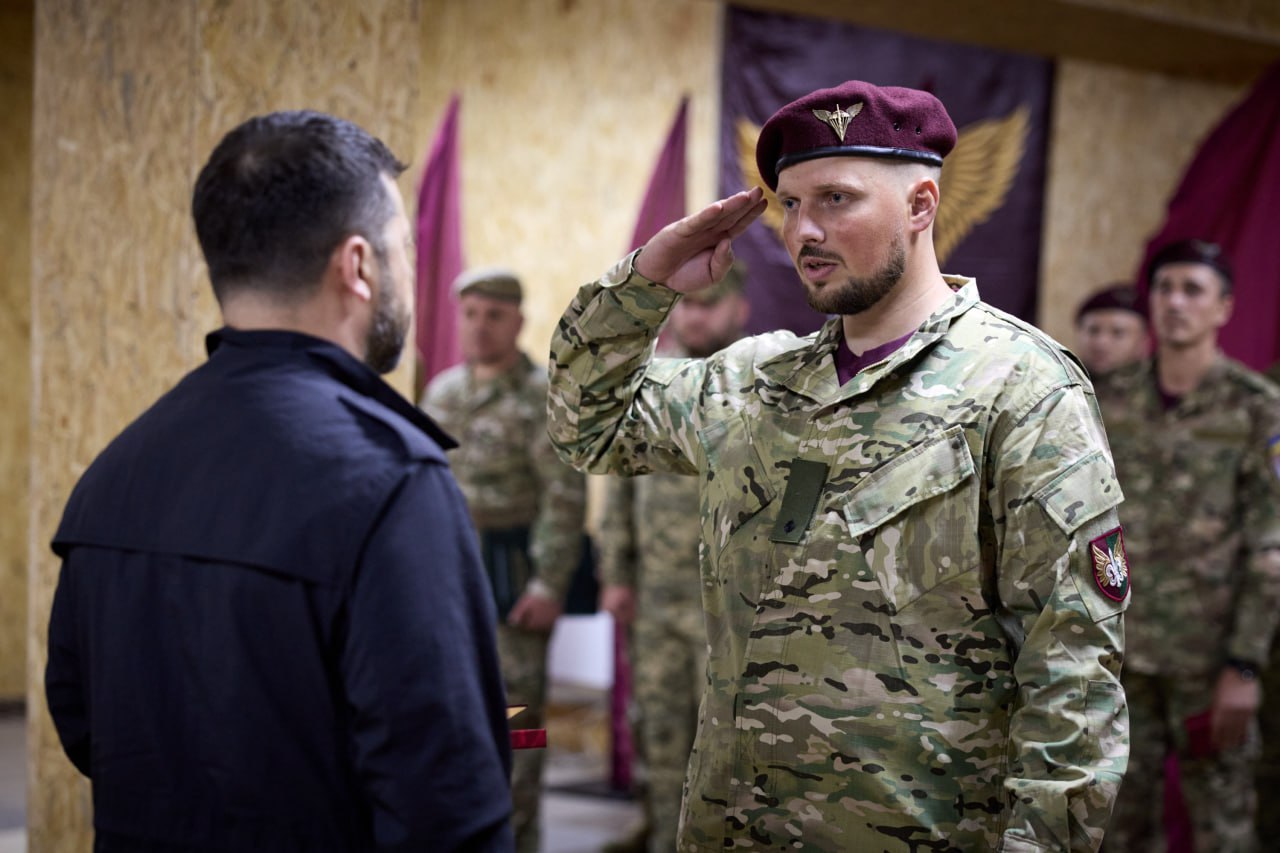 Зеленський поїхав на Донеччину до воїнів, які беруть участь в контрнаступі - фото 5