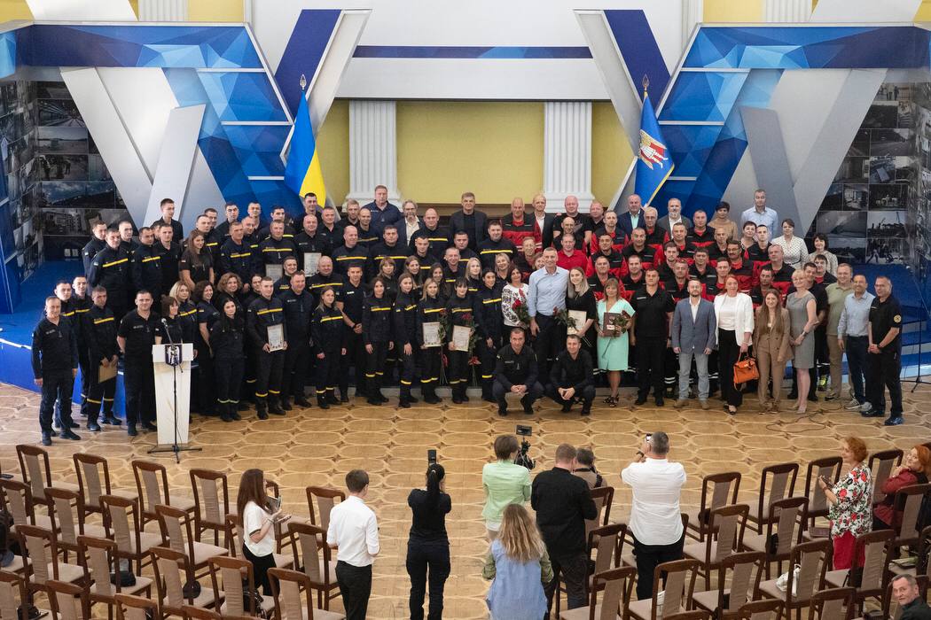Кличко нагородив столичних рятувальників відзнаками міста - фото 3