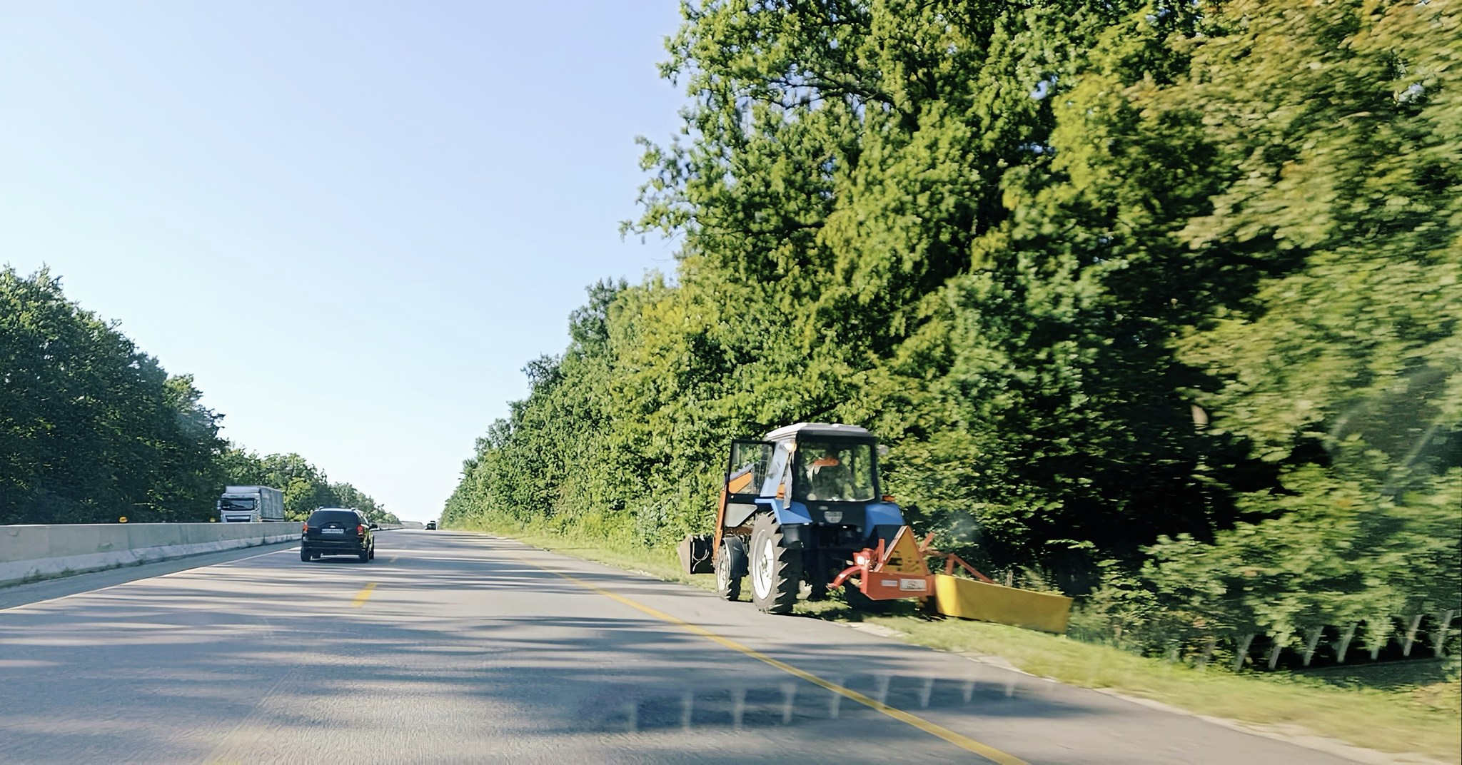 На Київщині тривають роботи з експлуатаційного утримання доріг - фото 2