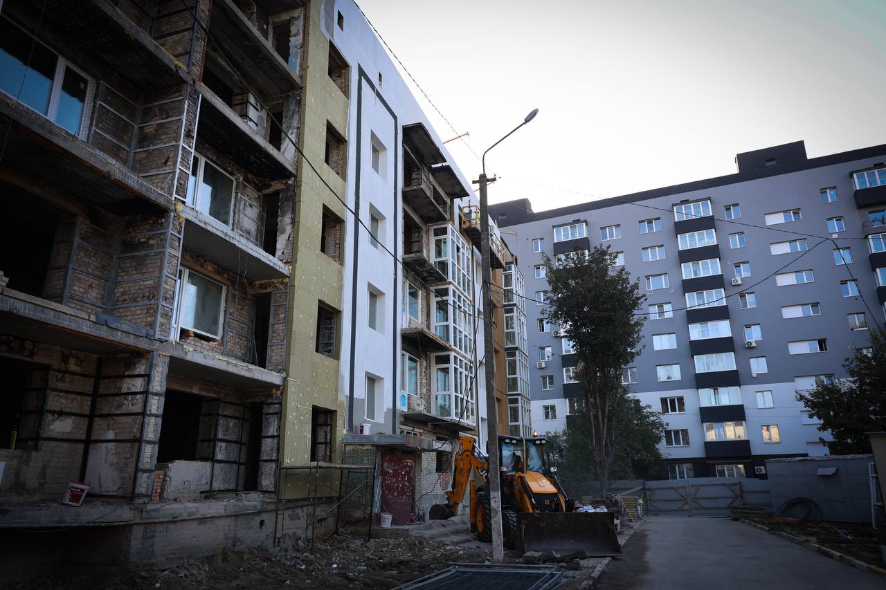 В Ірпені триває масштабне відновлення зруйнованих війною житлових будинків - фото 3