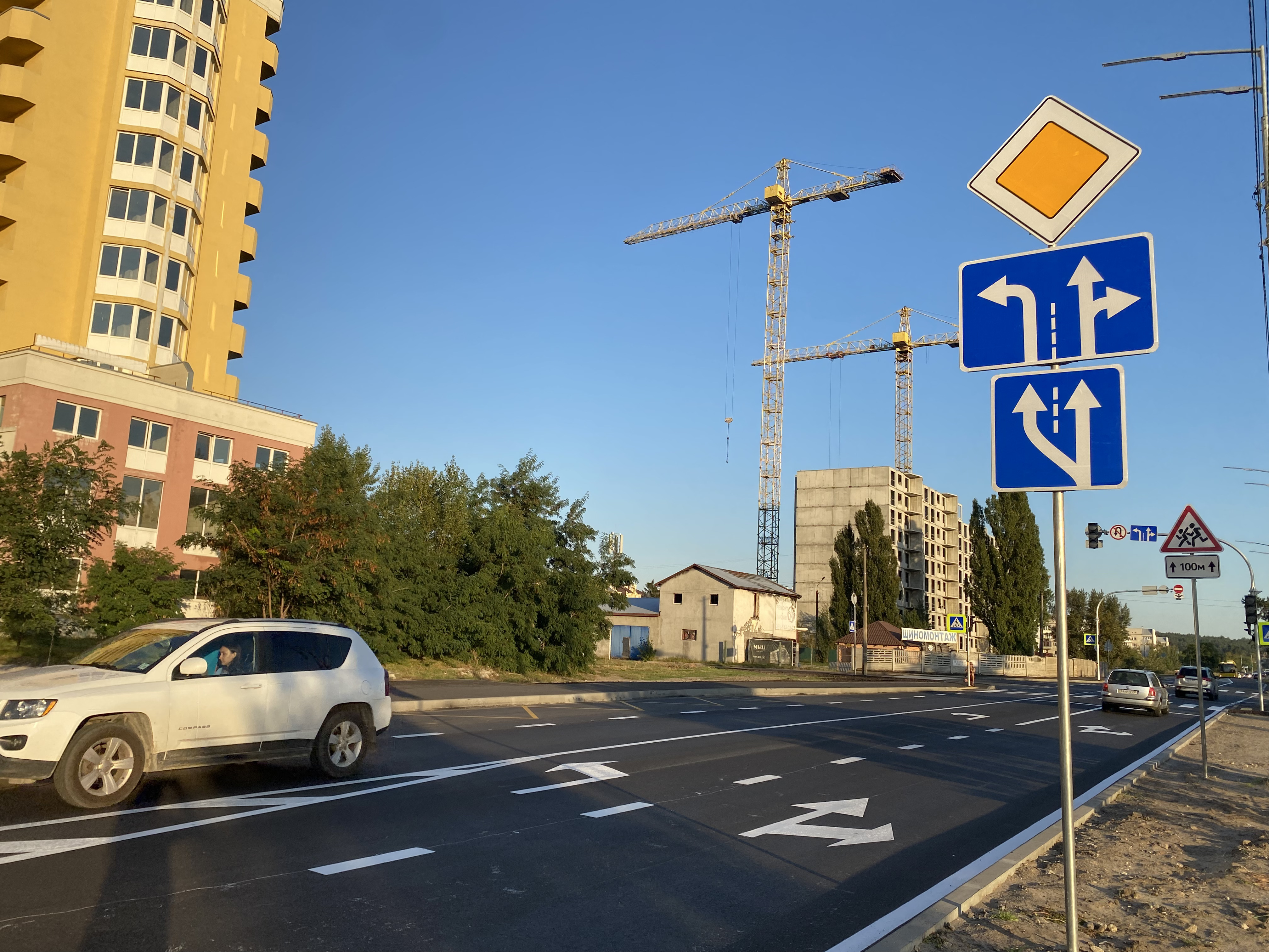 У Києві змінили схему руху на перехресті Харченка, Дружби та Березівського провулка