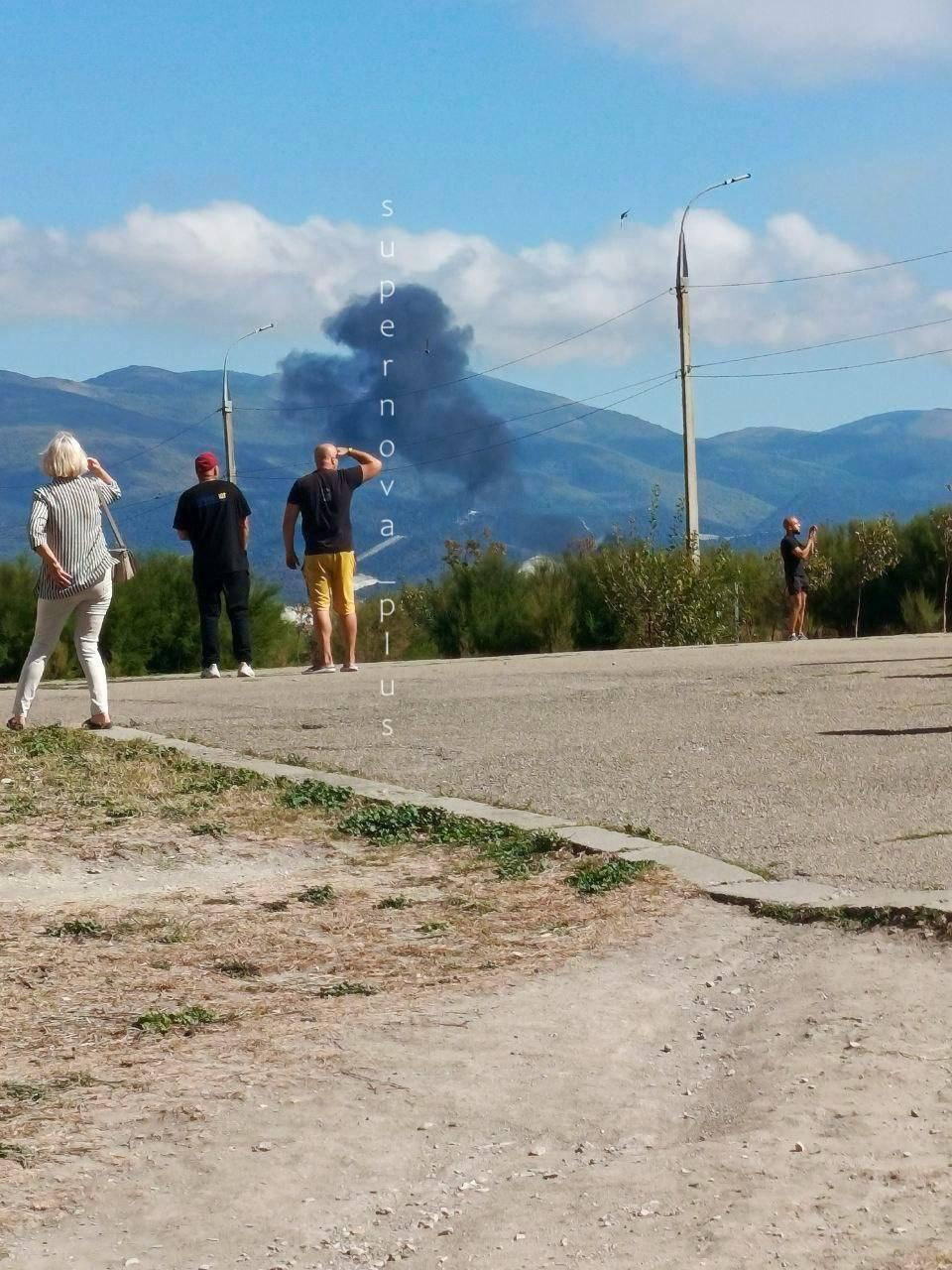 Триває дронова атака Новоросійська, ППО збиває цілі над будинками, є загиблі
