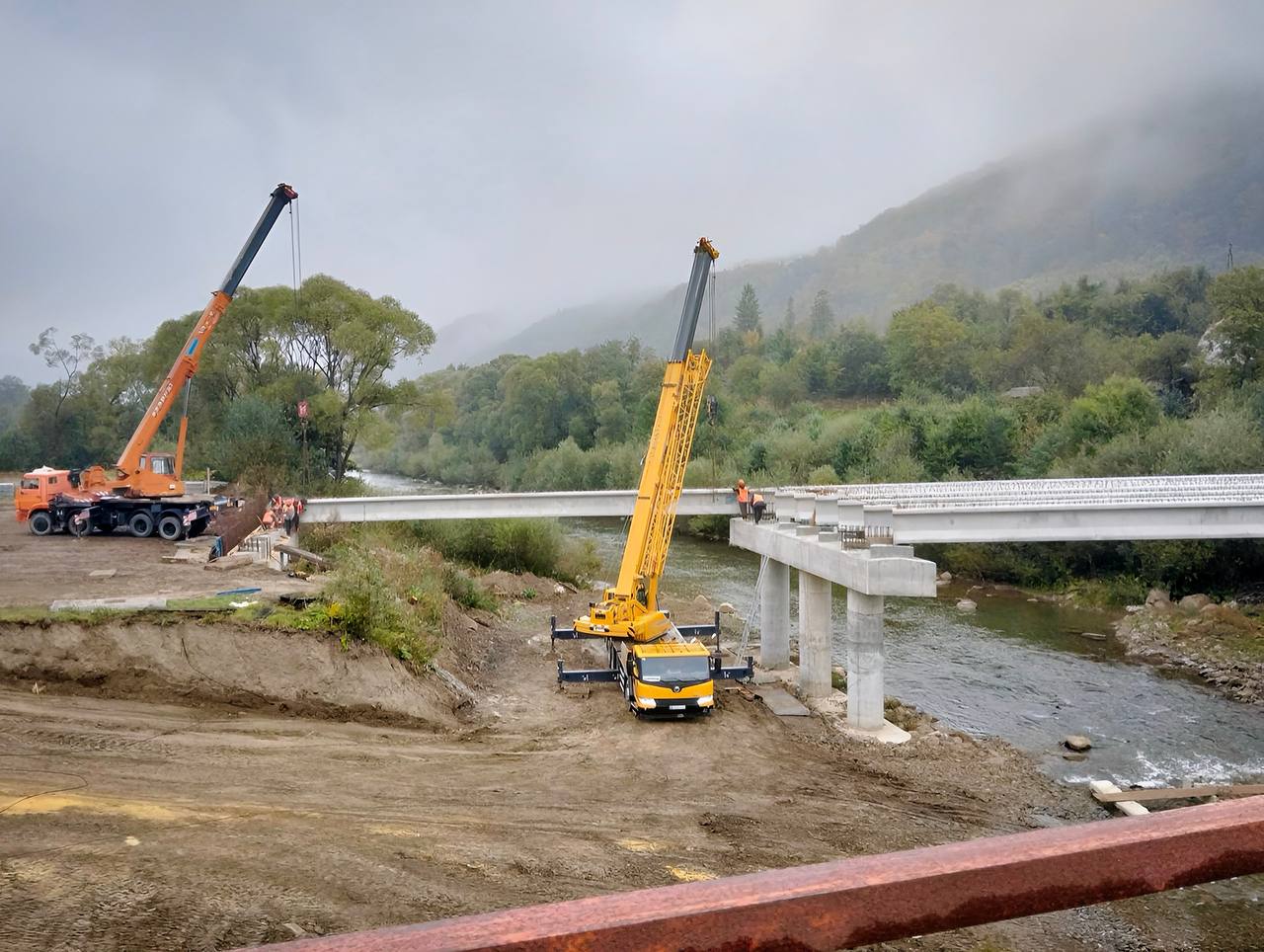 Новий міст будують через річку у Львівській області, на шляху до Славського - фото 2