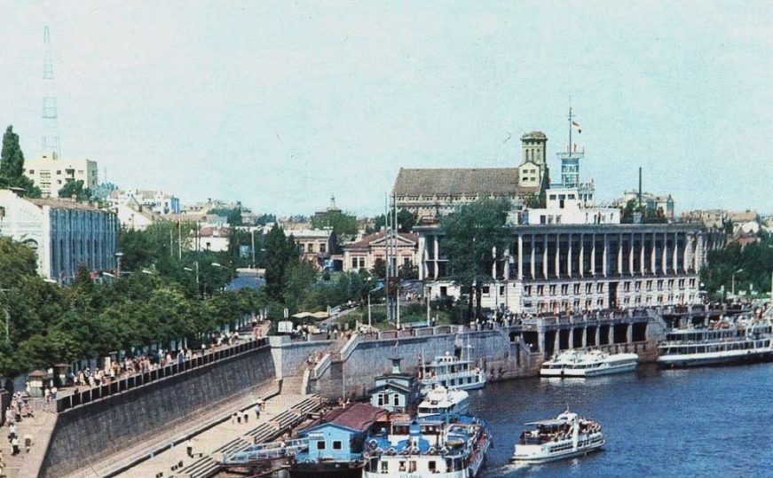 Київський річковий вокзал: архітектурна перлина на березі Дніпра