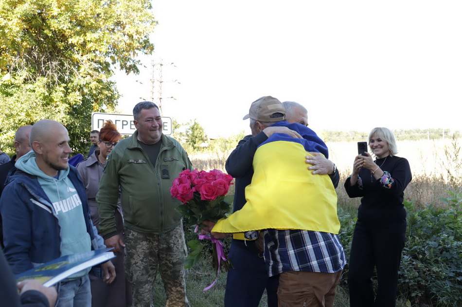 На Вінниччині зустріли воїна-азовця, який більше 3 років був у полоні - фото 8