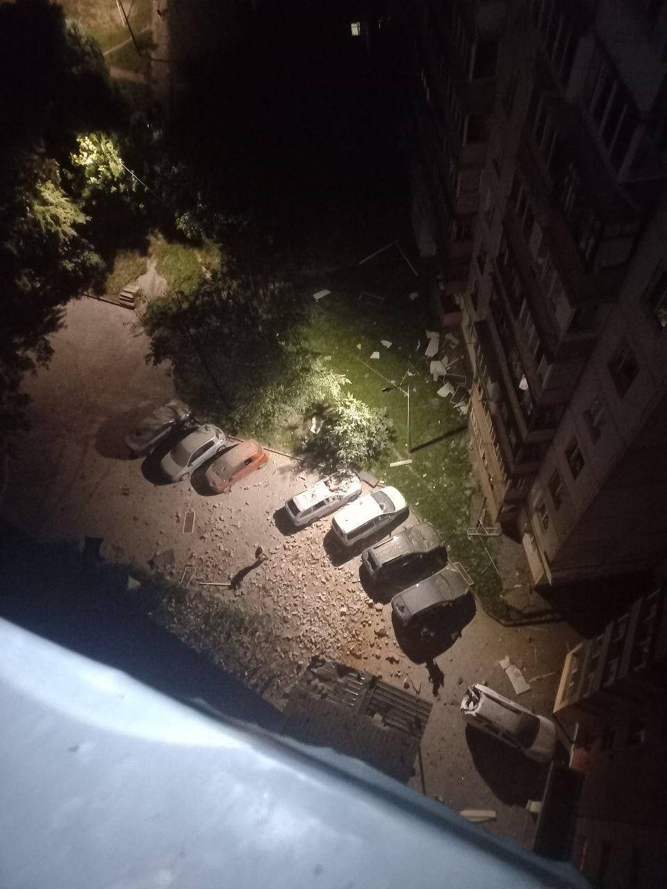 П’ятеро людей постраждали на Київщині: ворог атакував хлібзавод та будинки - фото 5