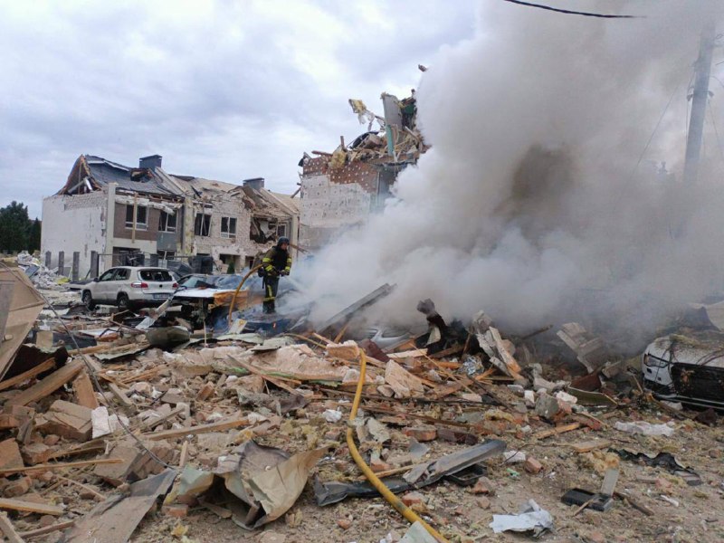 Потрощена Борщагівка та пожежа на підприємстві: Київщина оговтується від ударів РФ - фото 7