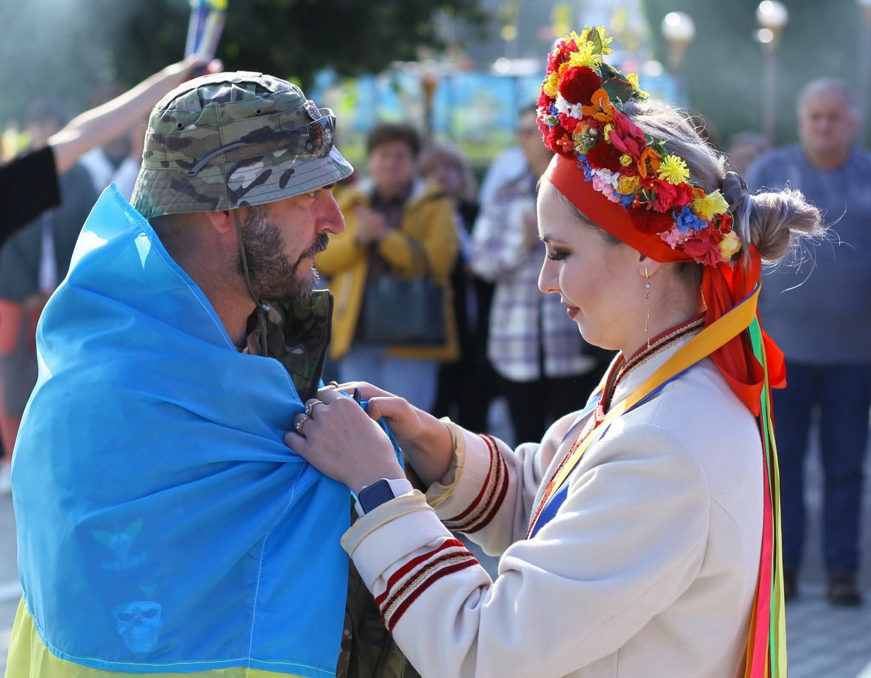 Усією громадою на Вінниччині зустрічали звільненого з полону десантника - фото 6