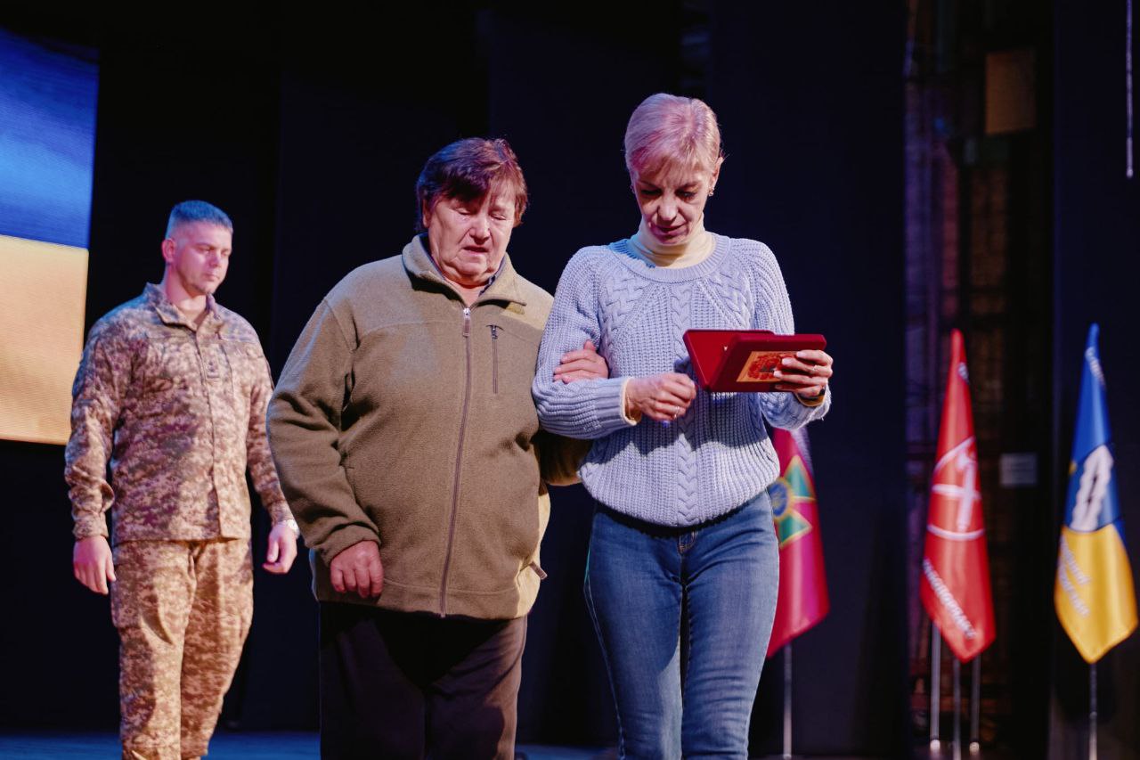 Родинам полеглих героїв на Черкащині вручили державні нагороди